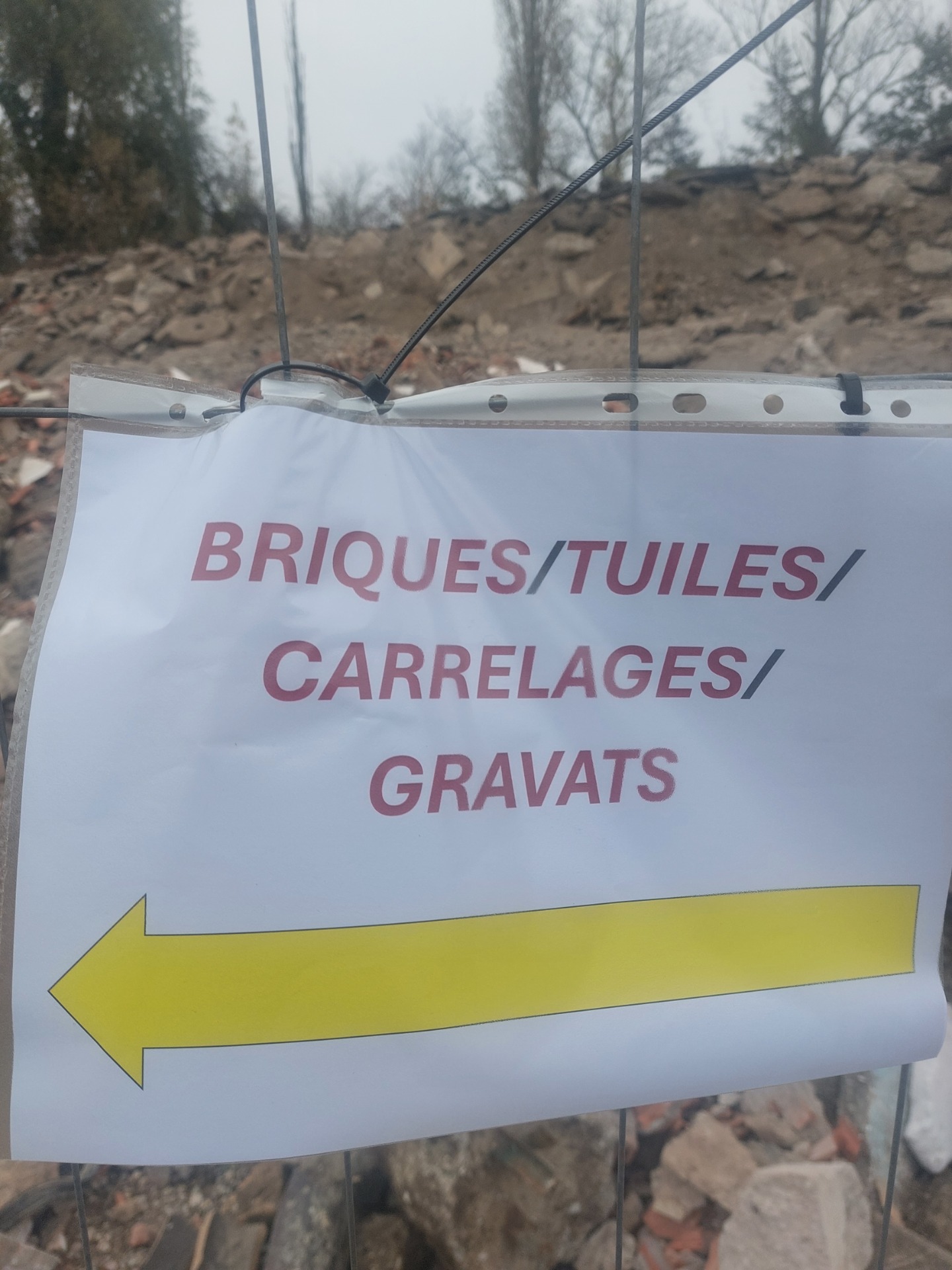 Benne à gravats à Strasbourg, benne 3m3 Strasbourg, benne 1m3, benne 2m3, benne 5m3, benne Strasbourg 06 78 75 59 17 ad services grand est. chantier Strasbourg, benne encombrants, benne dib Strasbourg,  benne cartons  Strasbourg,  benne particulier Strasbourg, benne professionnels,  benne chantier  Strasbourg,  benne chargement immédiat Strasbourg,  benne 10m3 Strasbourg,  benne 20m3 Strasbourg,  benne 30m3 Strasbourg,  